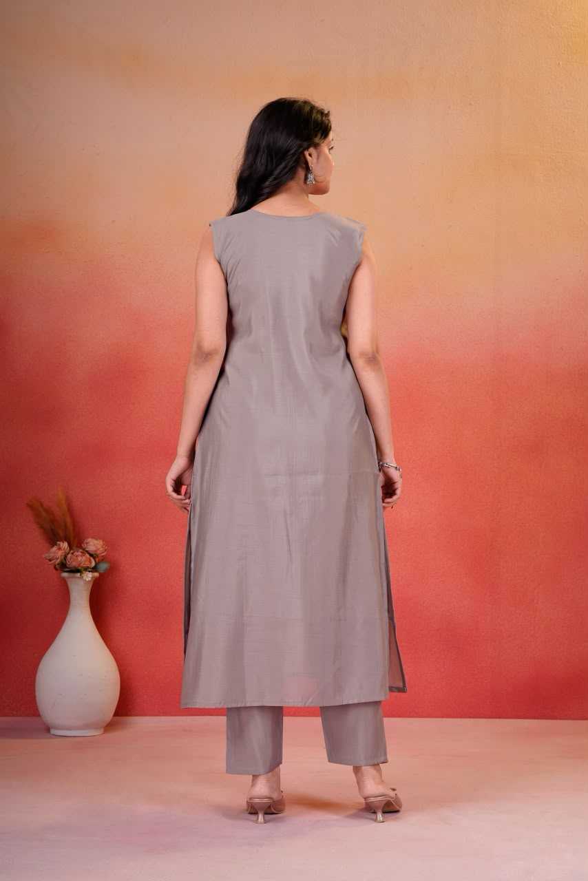 Aaradhya Roman Silk Kurta Set 2 Aaradhya Roman Silk Kurta Set - Image 2