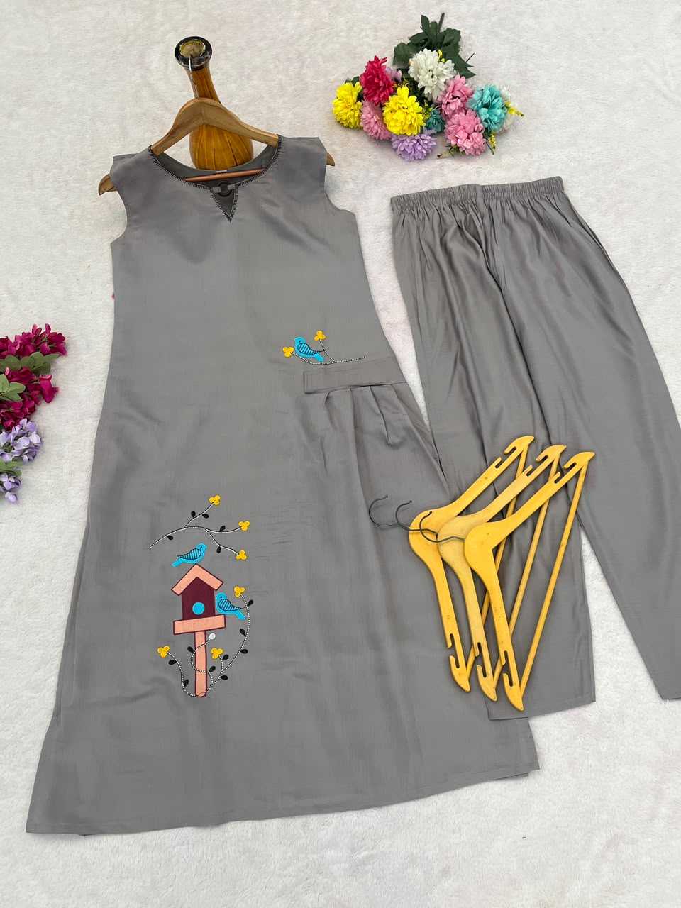 Aaradhya Roman Silk Kurta Set 3 Aaradhya Roman Silk Kurta Set - Image 3