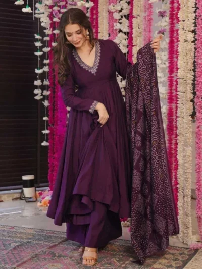 Pravio Aarvika Vichitra embroidered Anarkali kurti set front