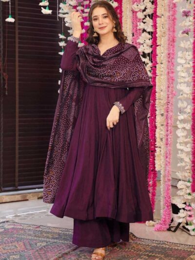 Pravio Aarvika Vichitra embroidered Anarkali kurti set detail