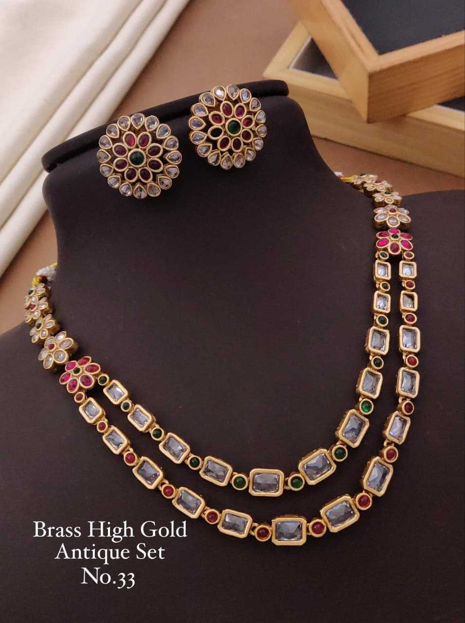 Anvisha Double-Layer Kundan Necklace Set 2 Anvisha Double-Layer Kundan Necklace Set - Image 2